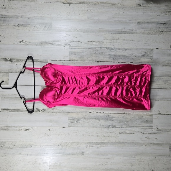 Absolutely love it hot pink spaghetti strap mini dress women's size medium - Picture 4 of 9